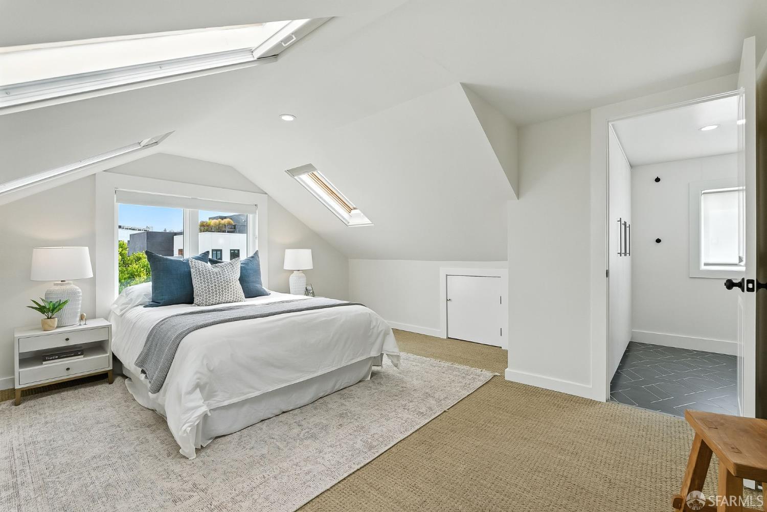 Detail Gallery Image 17 of 26 For 2152 15th St, San Francisco,  CA 94114 - 2 Beds | 2 Baths