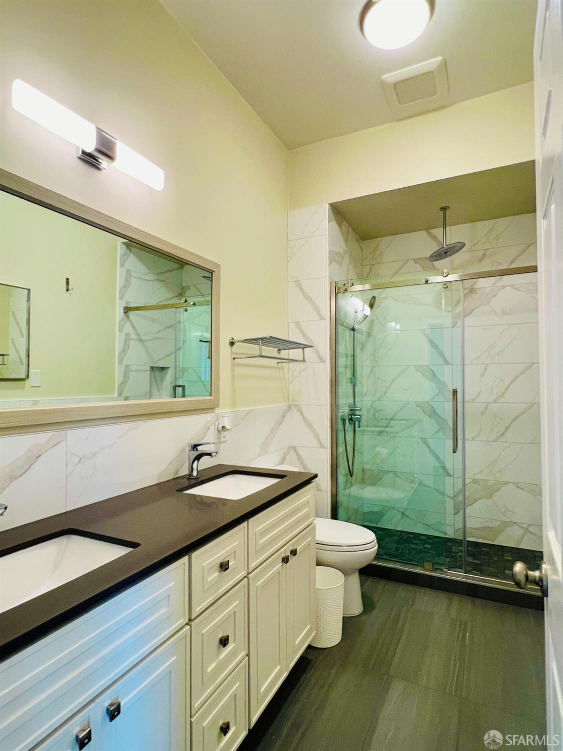 Detail Gallery Image 6 of 18 For 3289 22nd St, San Francisco,  CA 94110 - 3 Beds | 2 Baths