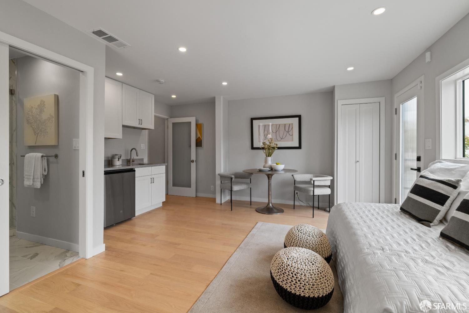 Detail Gallery Image 17 of 22 For 2955 Ocean Ave, San Francisco,  CA 94132 - 4 Beds | 3 Baths