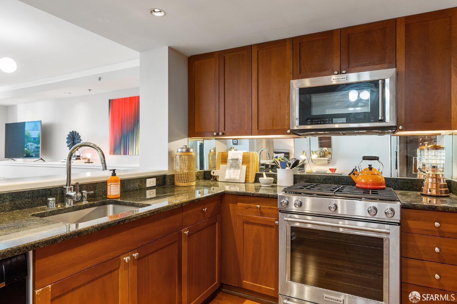 Detail Gallery Image 3 of 29 For 400 Beale St #607,  San Francisco,  CA 94105 - 2 Beds | 2 Baths