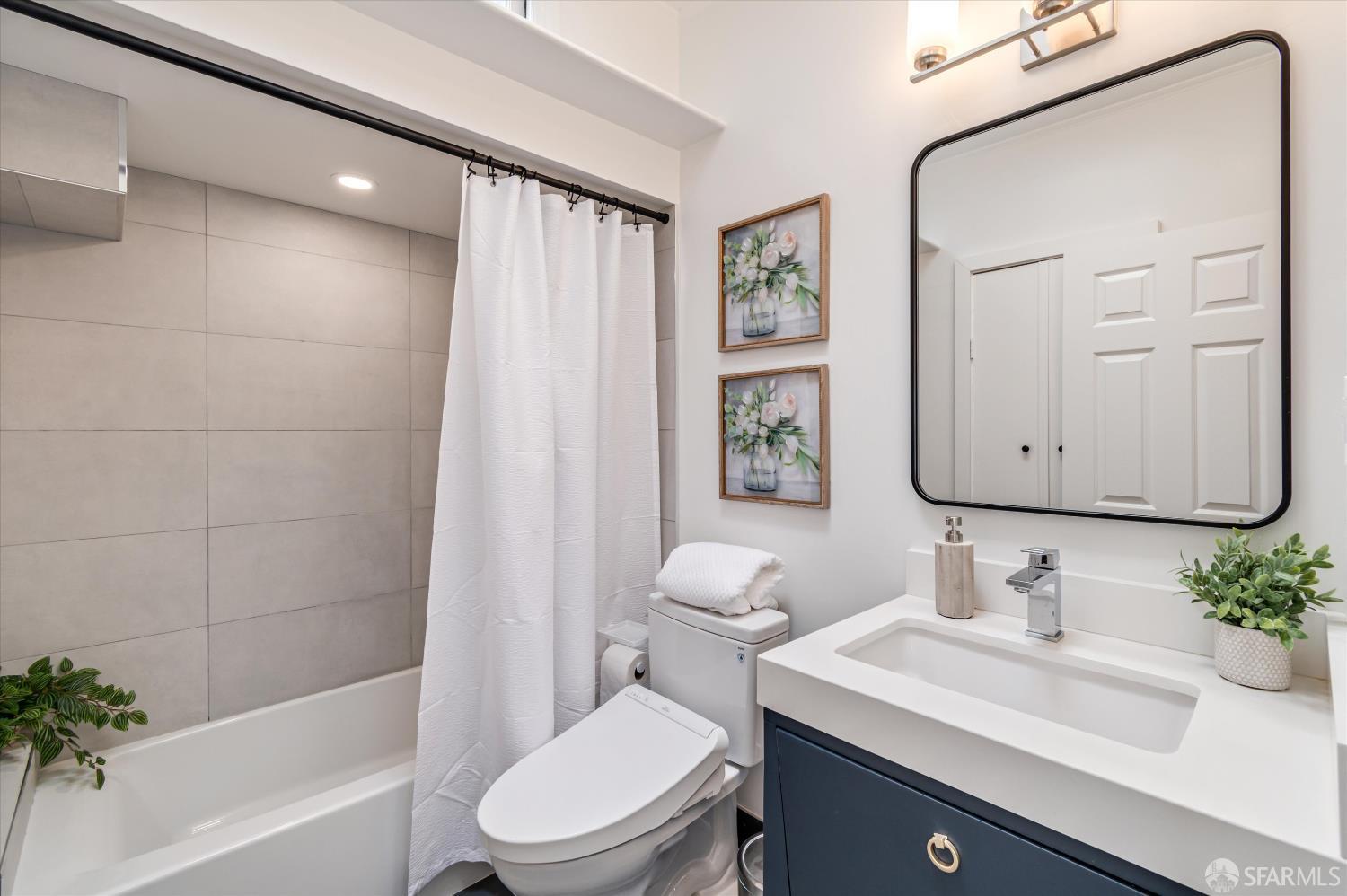 Detail Gallery Image 9 of 12 For 1706 42nd Ave, San Francisco,  CA 94122 - 2 Beds | 1 Baths