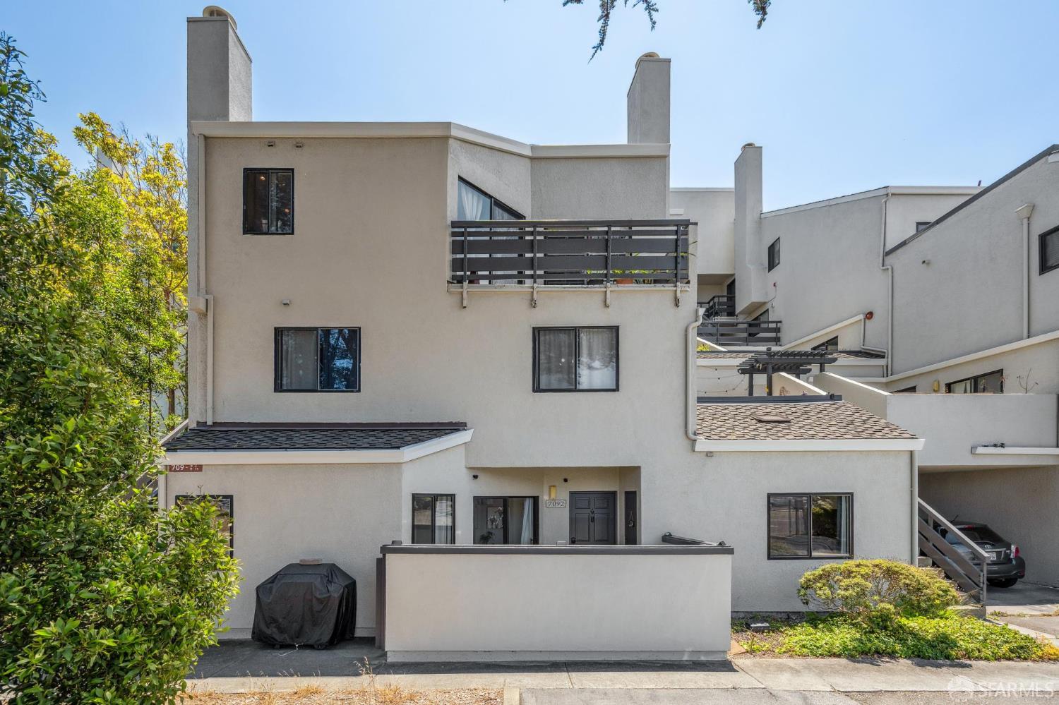 Detail Gallery Image 1 of 56 For 1 Appian Way #709-2,  South San Francisco,  CA 94080 - 3 Beds | 2 Baths