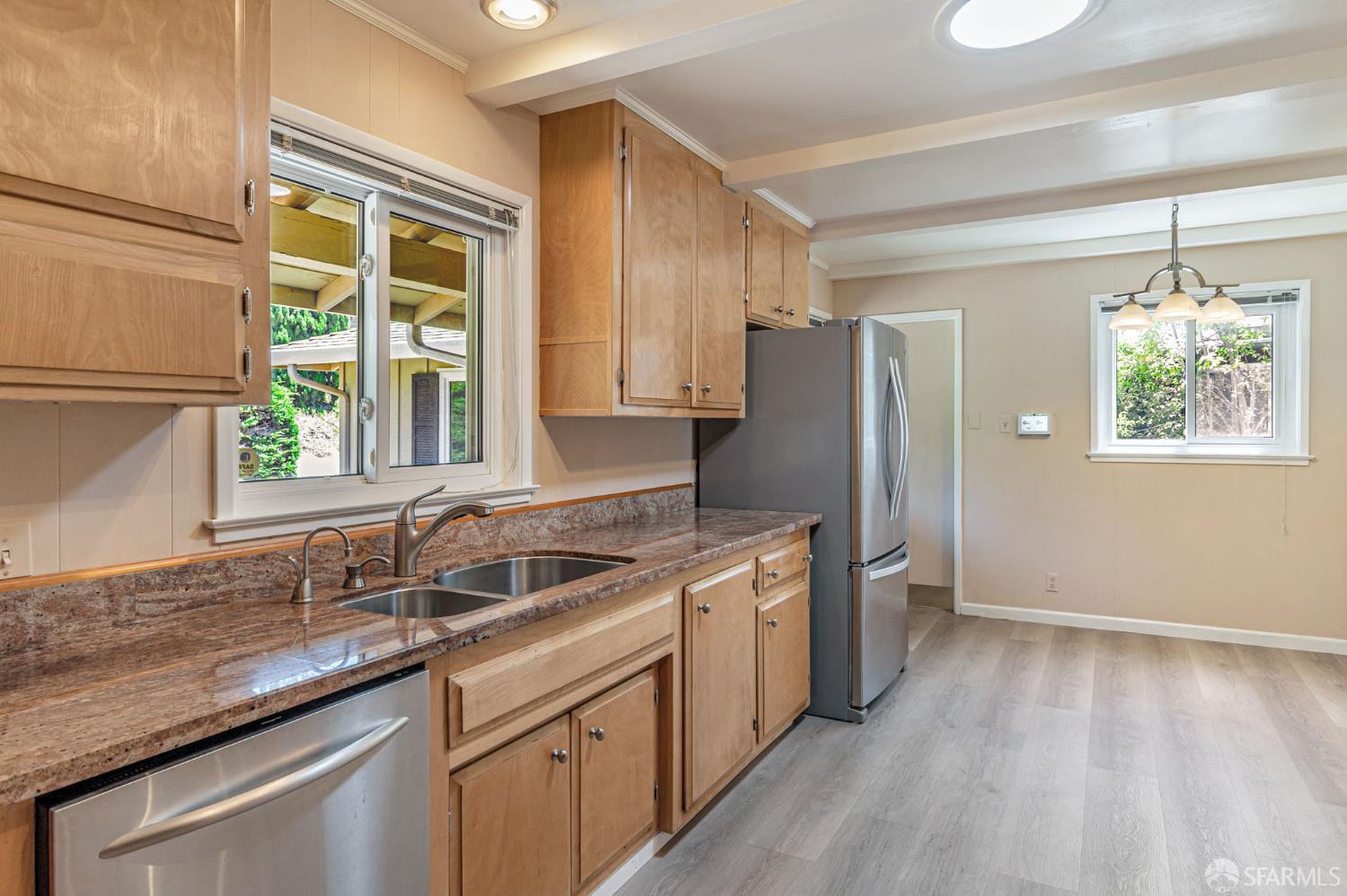 Detail Gallery Image 9 of 84 For 1426 Bel Aire Rd, San Mateo,  CA 94402 - 3 Beds | 3 Baths