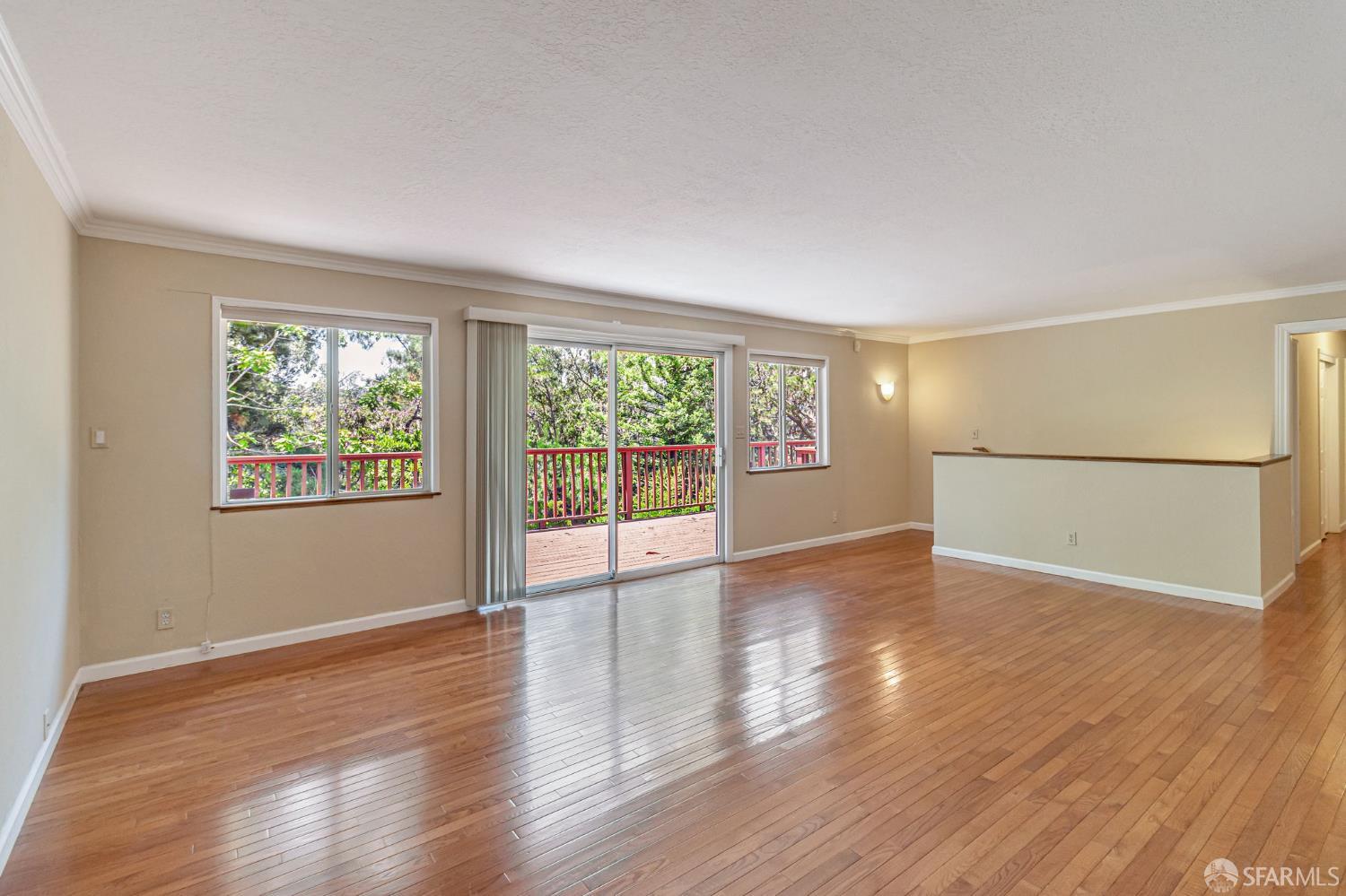 Detail Gallery Image 24 of 84 For 1426 Bel Aire Rd, San Mateo,  CA 94402 - 3 Beds | 3 Baths