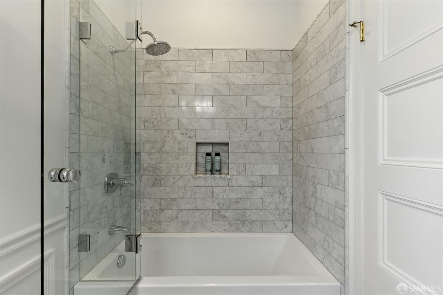 Detail Gallery Image 13 of 40 For 617 Broderick St #B,  San Francisco,  CA 94117 - 4 Beds | 4 Baths