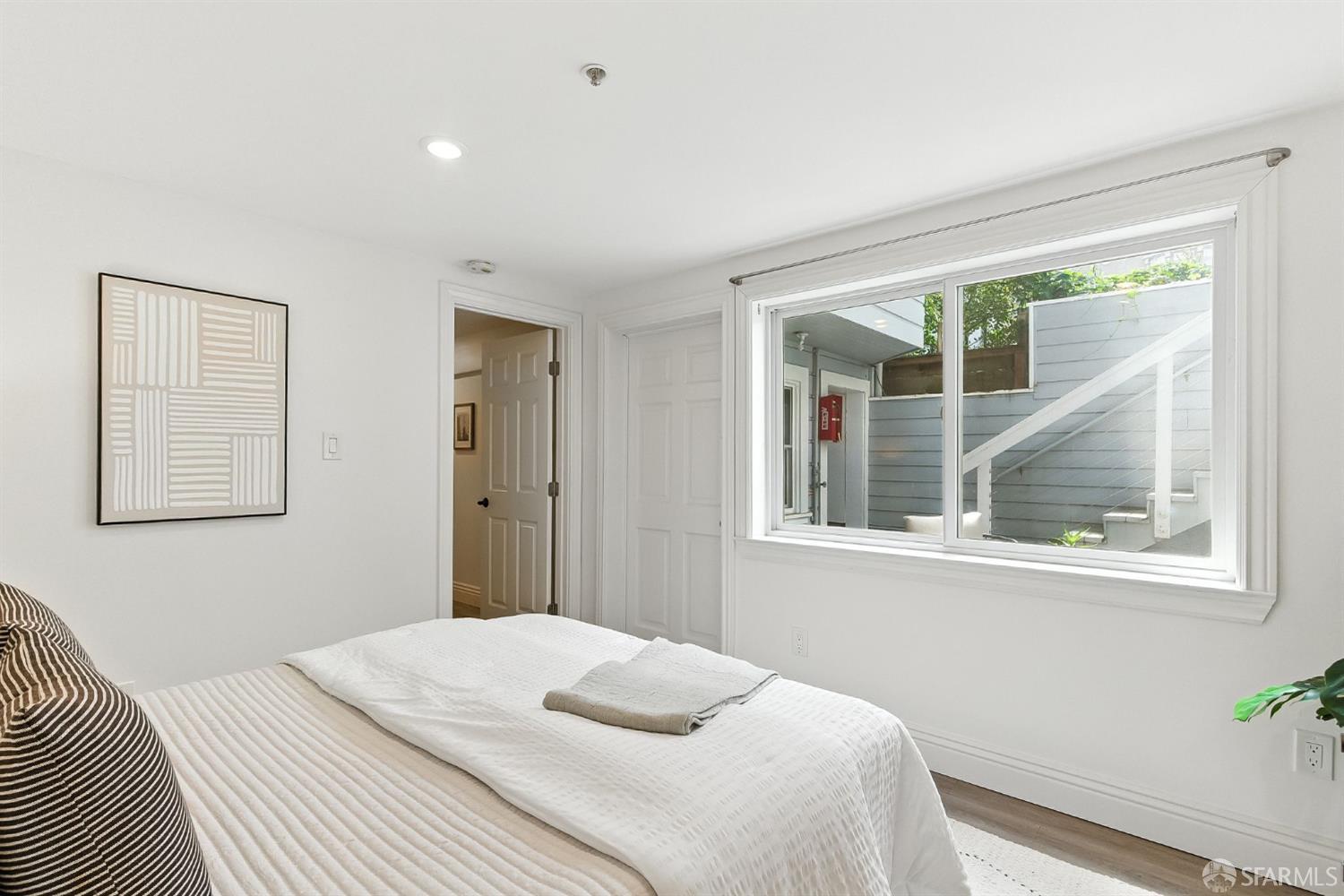 Detail Gallery Image 38 of 40 For 617 Broderick St #B,  San Francisco,  CA 94117 - 4 Beds | 4 Baths