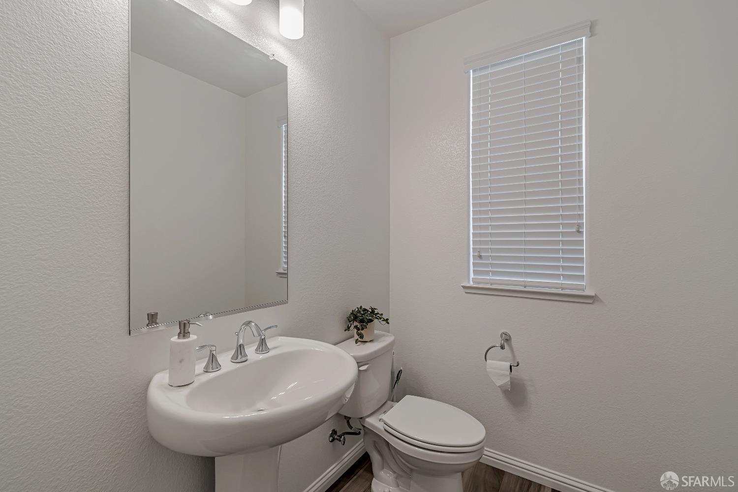 Detail Gallery Image 14 of 33 For 192 Waters Park Cir #2,  San Mateo,  CA 94403 - 2 Beds | 2/1 Baths