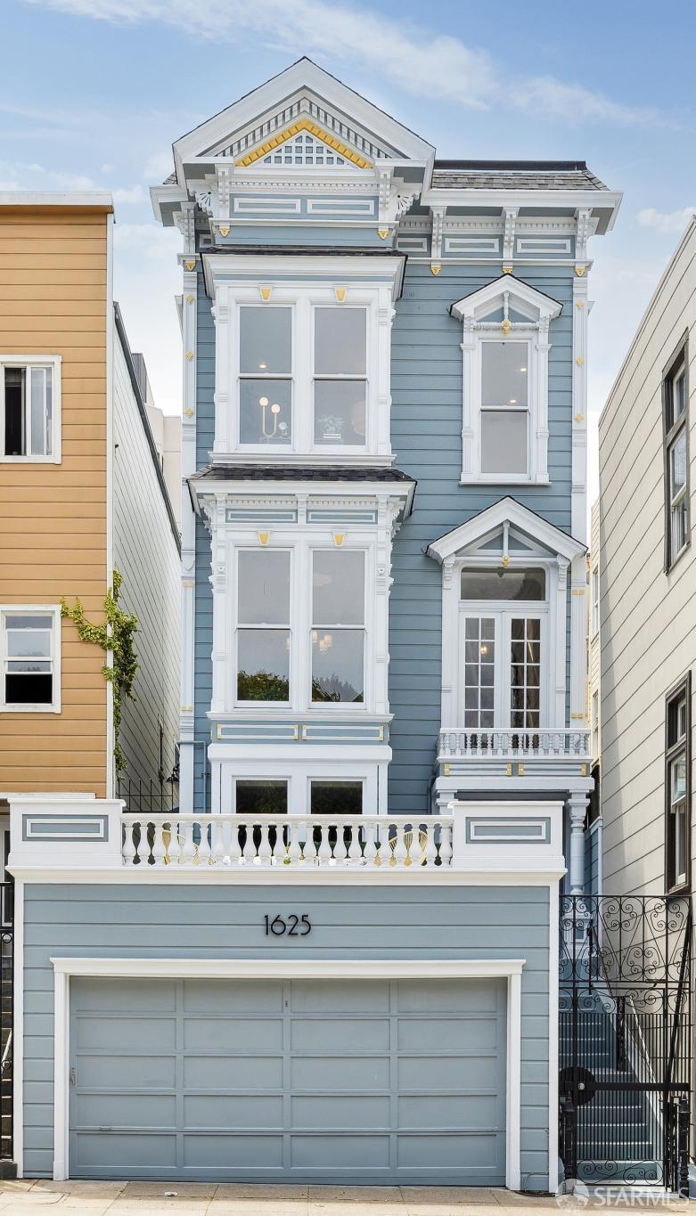 Detail Gallery Image 12 of 99 For 1625 Vallejo St, San Francisco,  CA 94123 - 4 Beds | 4/1 Baths