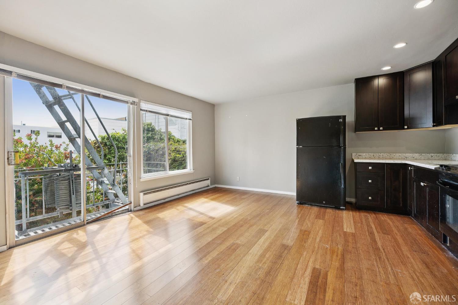 Detail Gallery Image 8 of 28 For 1110 Steiner St, San Francisco,  CA 94115 - – Beds | – Baths