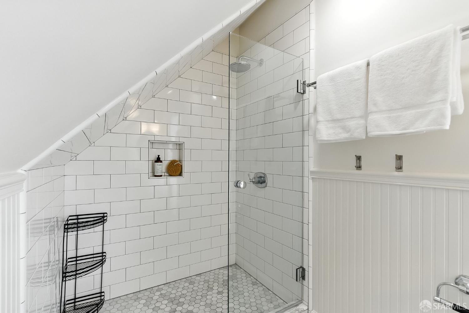 Detail Gallery Image 24 of 40 For 617 Broderick St #B,  San Francisco,  CA 94117 - 4 Beds | 4 Baths