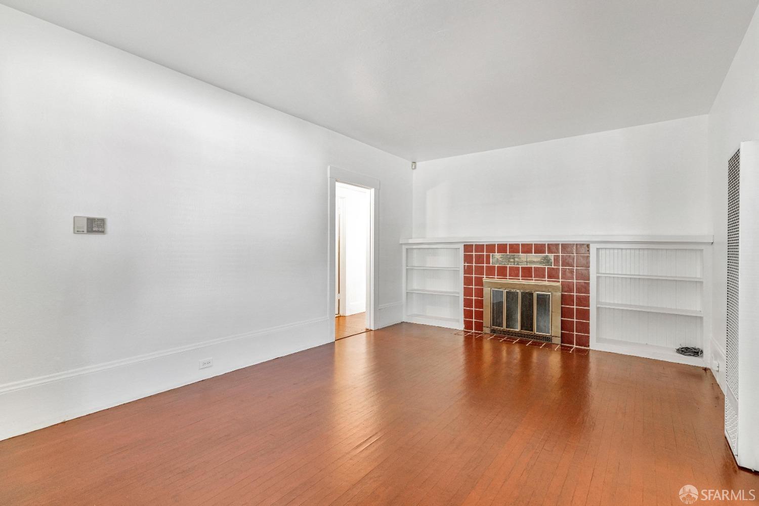 Detail Gallery Image 4 of 42 For 2709 Nicol Ave, Oakland,  CA 94602 - 3 Beds | 1 Baths