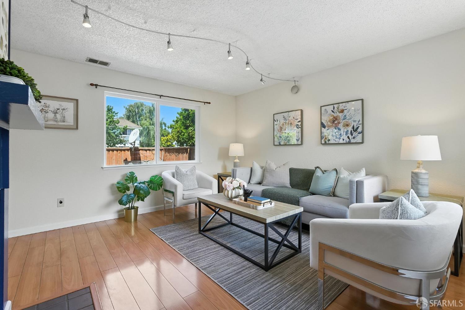 Detail Gallery Image 7 of 41 For 113 Westgate Cir, San Pablo,  CA 94806 - 2 Beds | 1/1 Baths