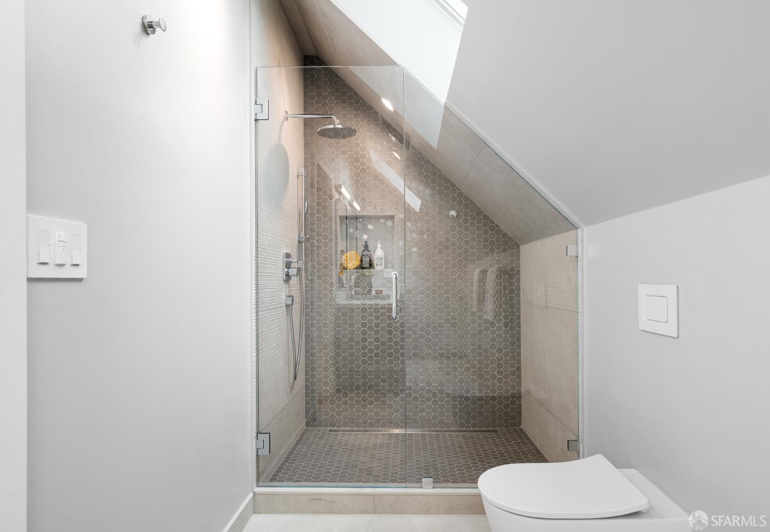 Detail Gallery Image 26 of 61 For 2580 Mcallister St, San Francisco,  CA 94118 - 5 Beds | 5/1 Baths