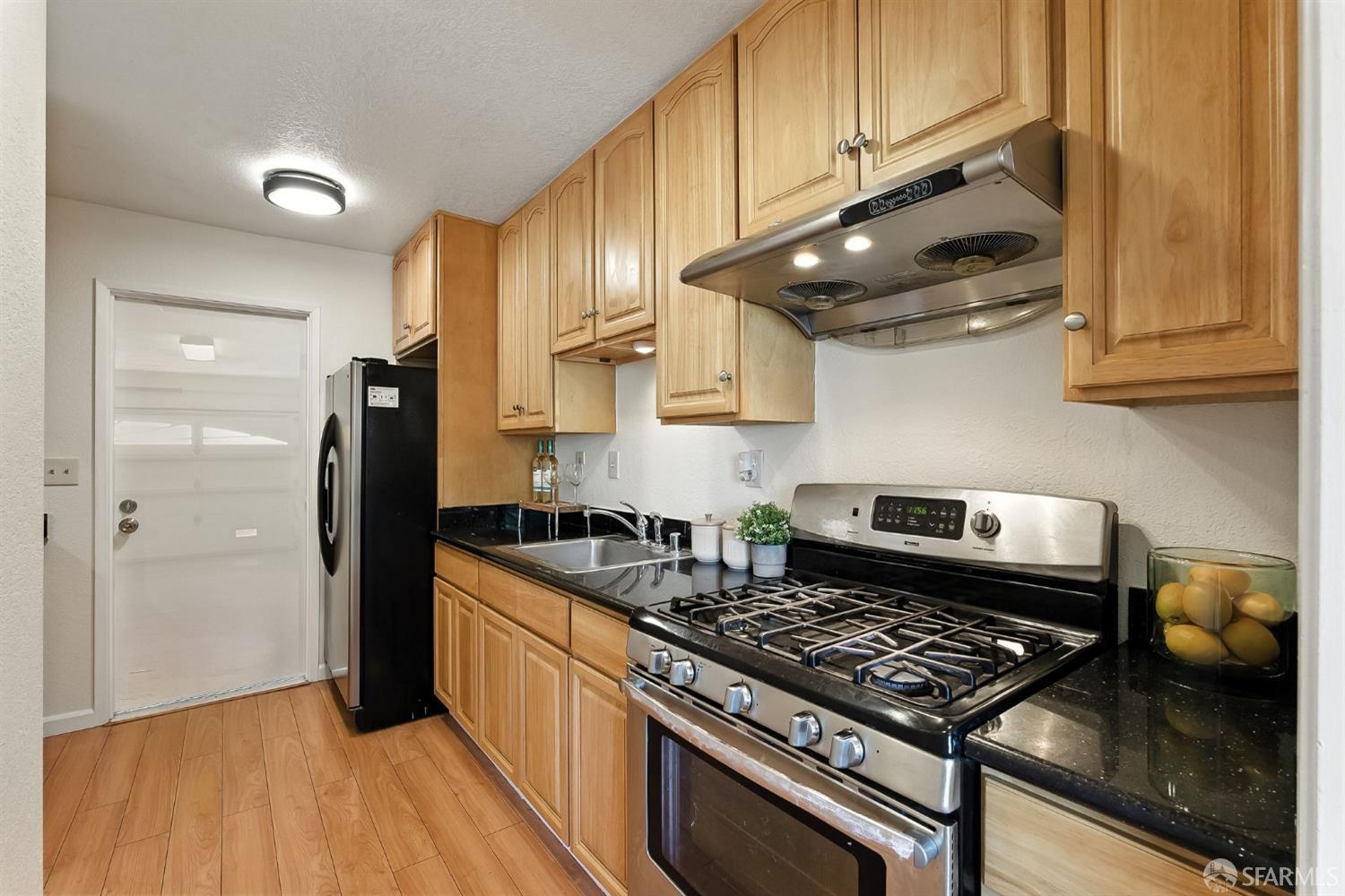 Detail Gallery Image 14 of 41 For 113 Westgate Cir, San Pablo,  CA 94806 - 2 Beds | 1/1 Baths