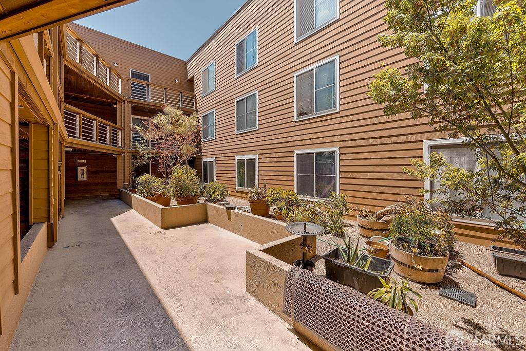 Detail Gallery Image 26 of 30 For 2901 Macarthur Blvd #104,  Oakland,  CA 94602 - 2 Beds | 1 Baths
