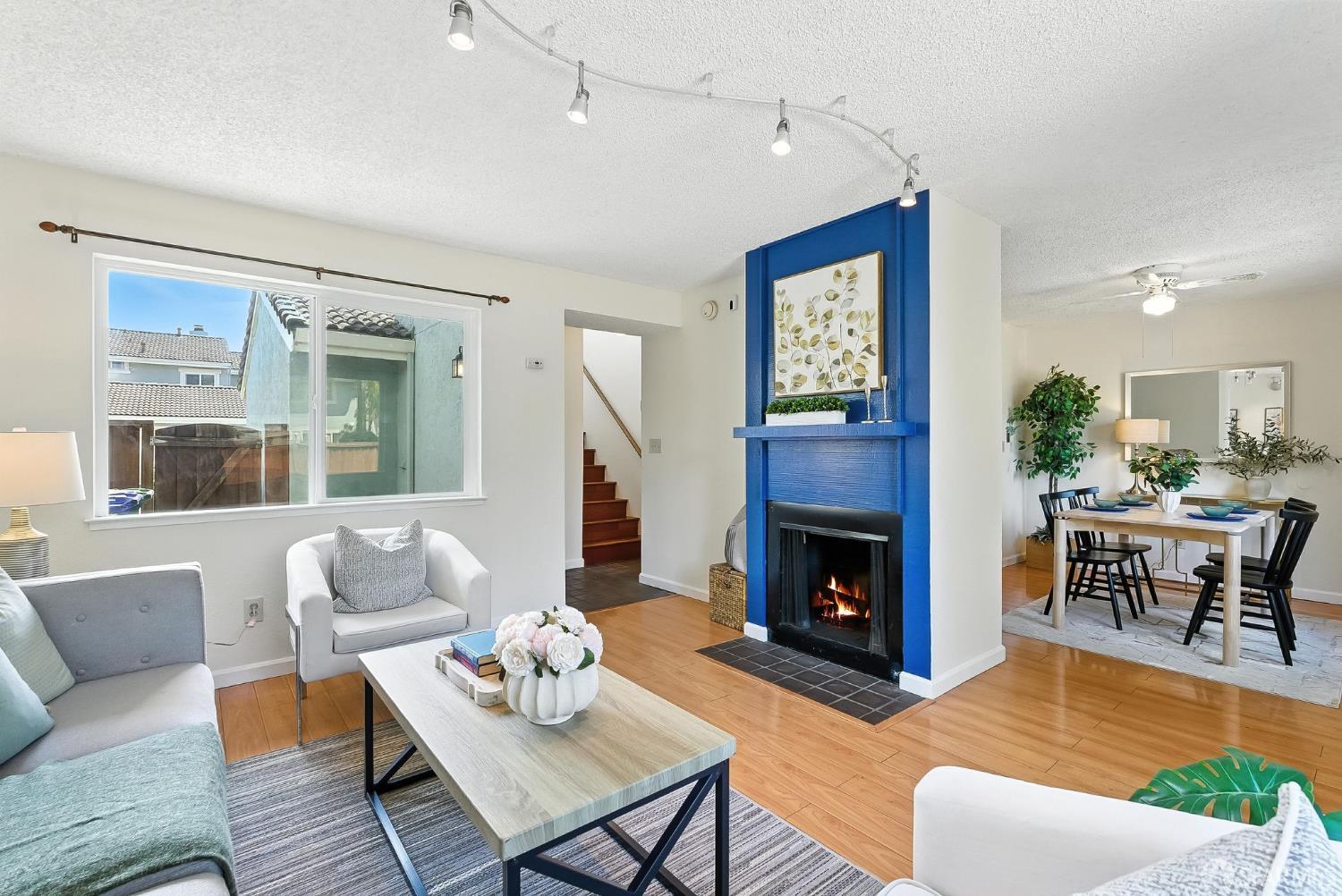 Detail Gallery Image 5 of 41 For 113 Westgate Cir, San Pablo,  CA 94806 - 2 Beds | 1/1 Baths