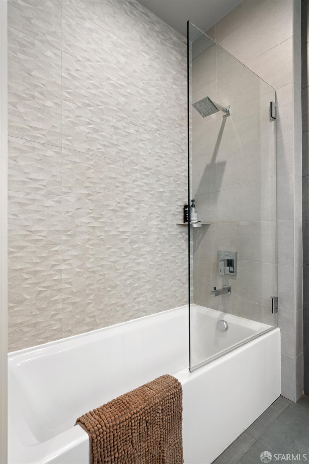 Detail Gallery Image 10 of 37 For 824 Hyde St, San Francisco,  CA 94109 - – Beds | – Baths