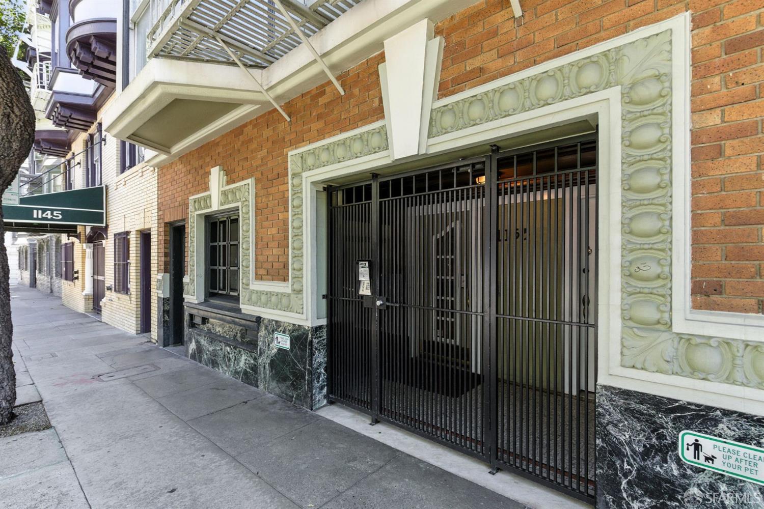 Photo #2: 425058443 Listing 