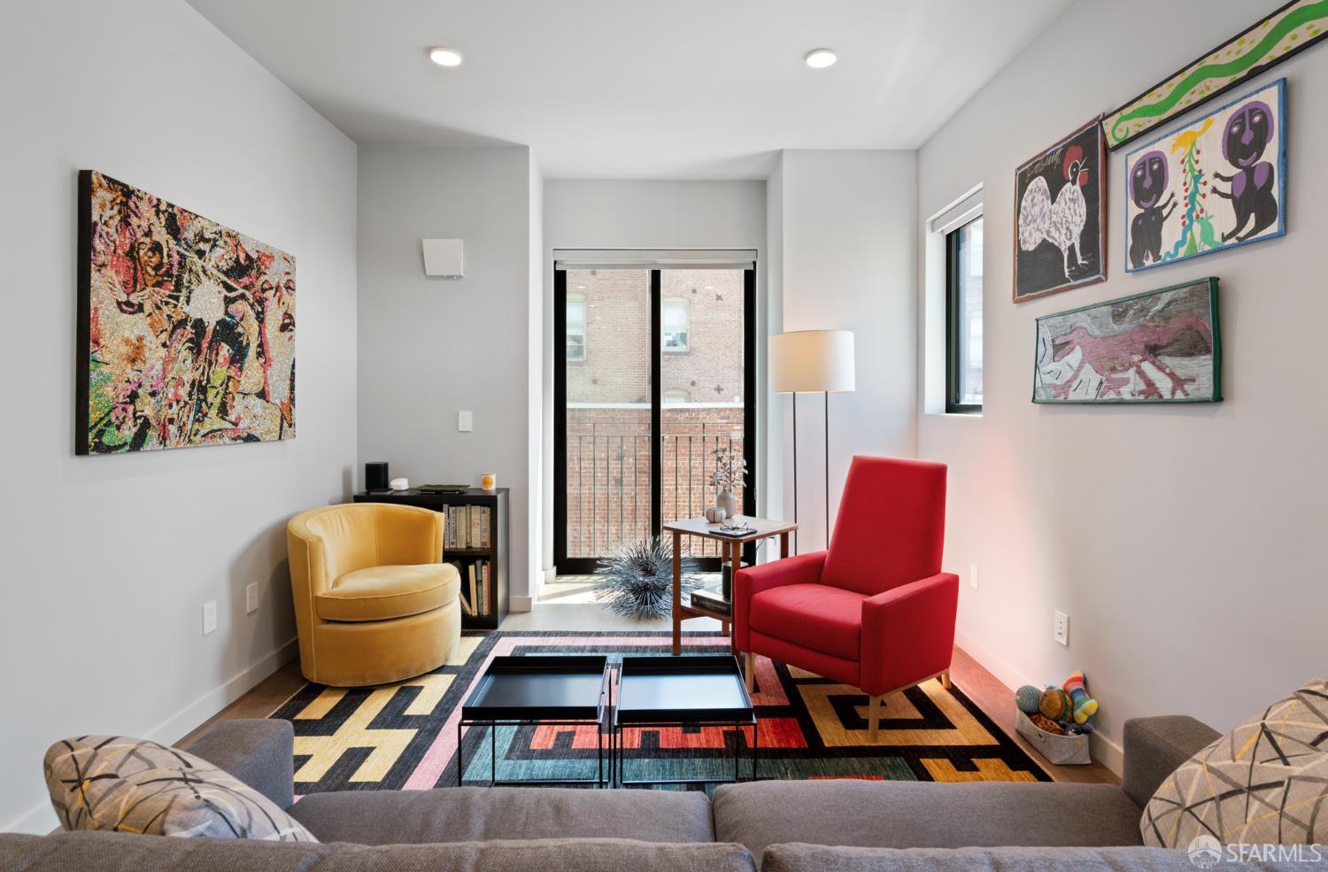 Detail Gallery Image 4 of 37 For 824 Hyde St, San Francisco,  CA 94109 - – Beds | – Baths