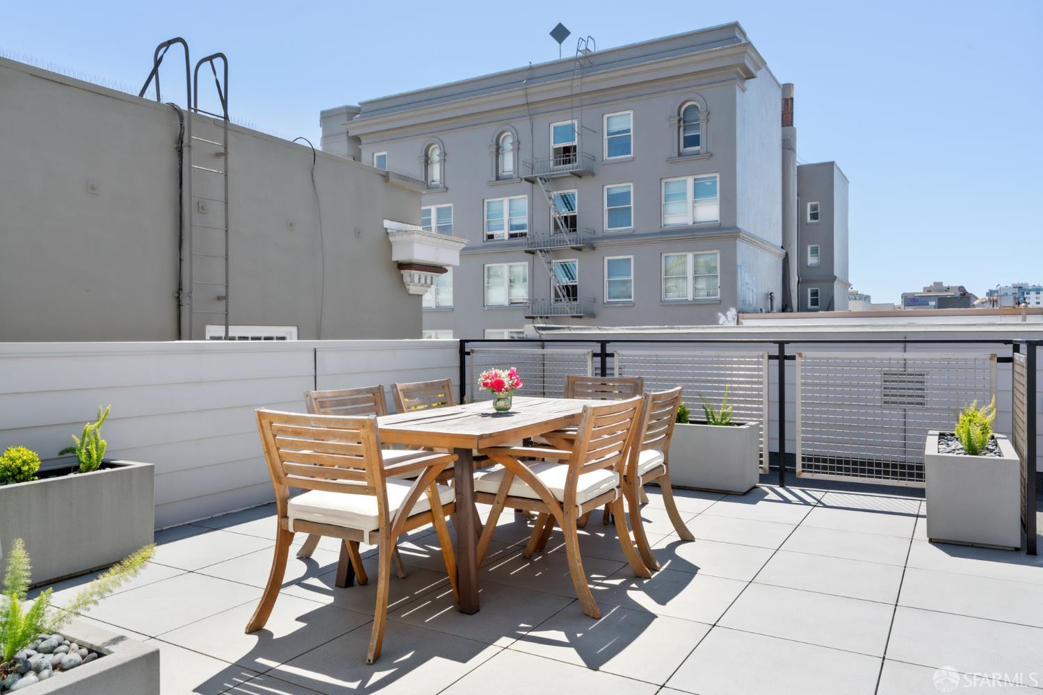 Detail Gallery Image 21 of 37 For 824 Hyde St, San Francisco,  CA 94109 - – Beds | – Baths
