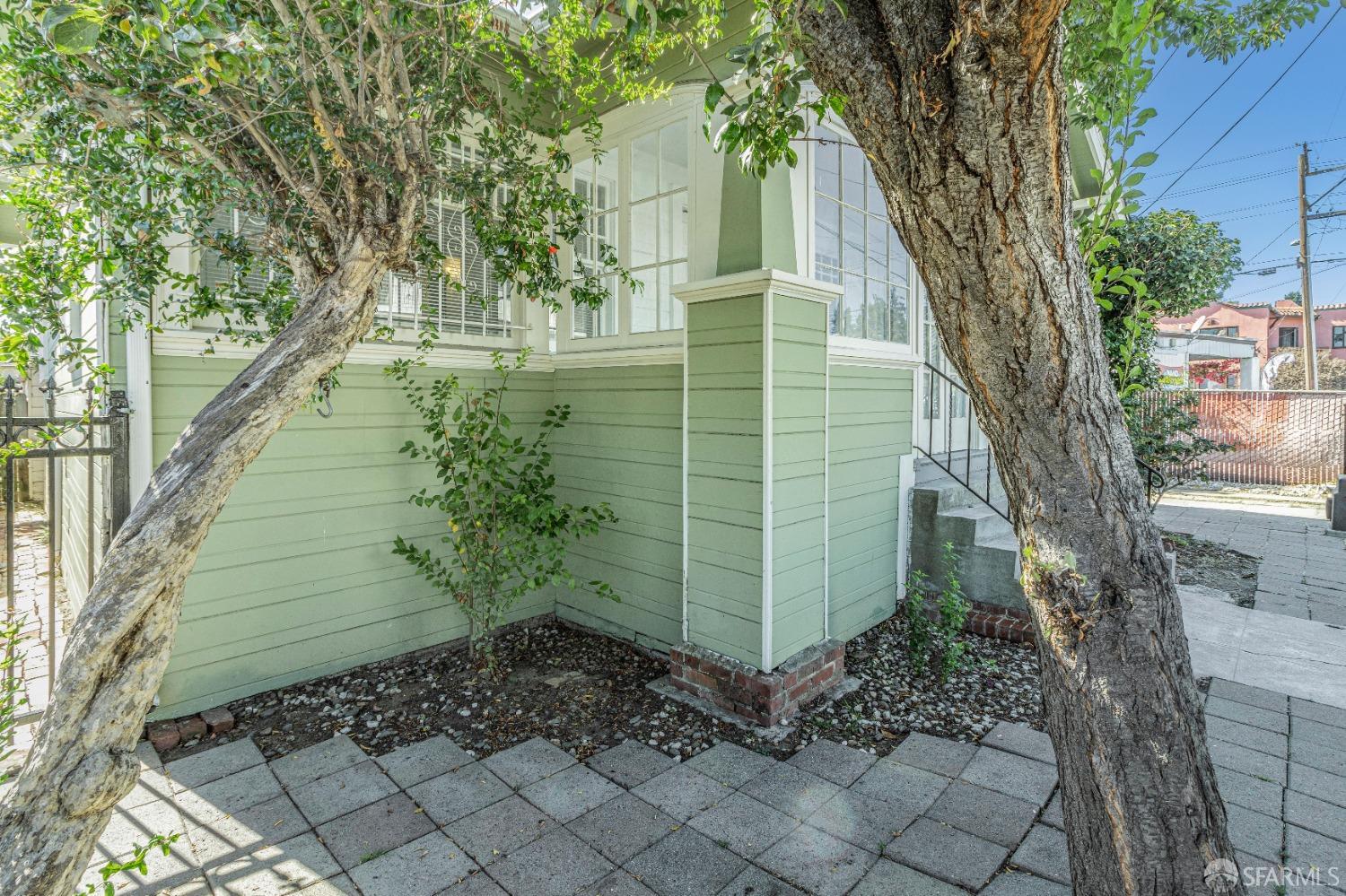 Detail Gallery Image 34 of 42 For 2709 Nicol Ave, Oakland,  CA 94602 - 3 Beds | 1 Baths