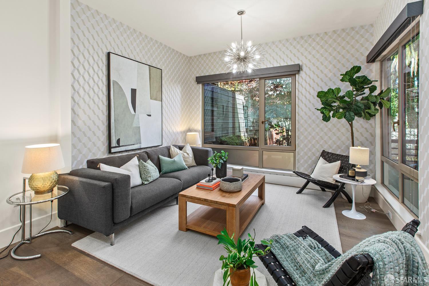 Photo #2: 425057475 Listing 