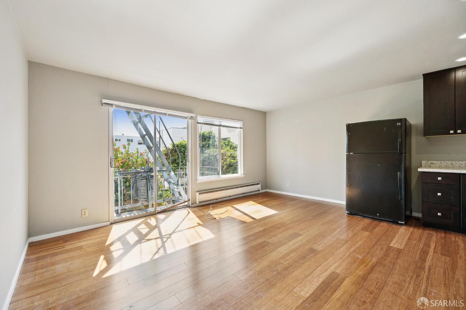 Detail Gallery Image 7 of 28 For 1110 Steiner St, San Francisco,  CA 94115 - – Beds | – Baths