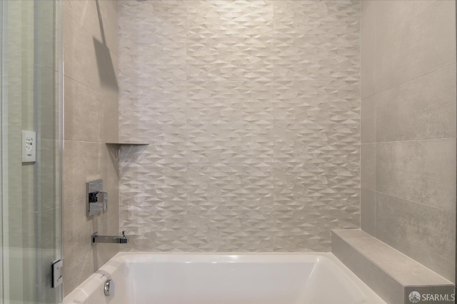 Detail Gallery Image 35 of 37 For 824 Hyde St, San Francisco,  CA 94109 - – Beds | – Baths