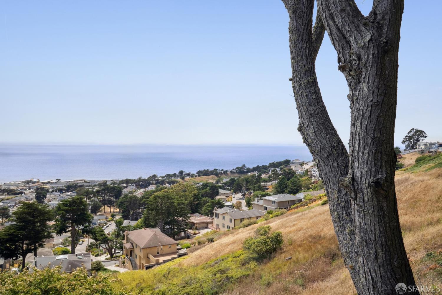 Detail Gallery Image 16 of 82 For 274 Beachview Ave #16,  Pacifica,  CA 94044 - 3 Beds | 2/1 Baths
