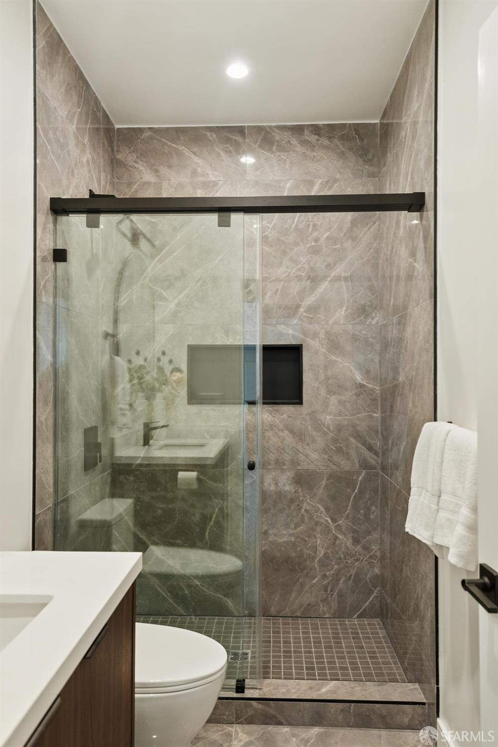 Detail Gallery Image 14 of 21 For 1234 Francisco St #1,  San Francisco,  CA 94123 - 2 Beds | 2 Baths