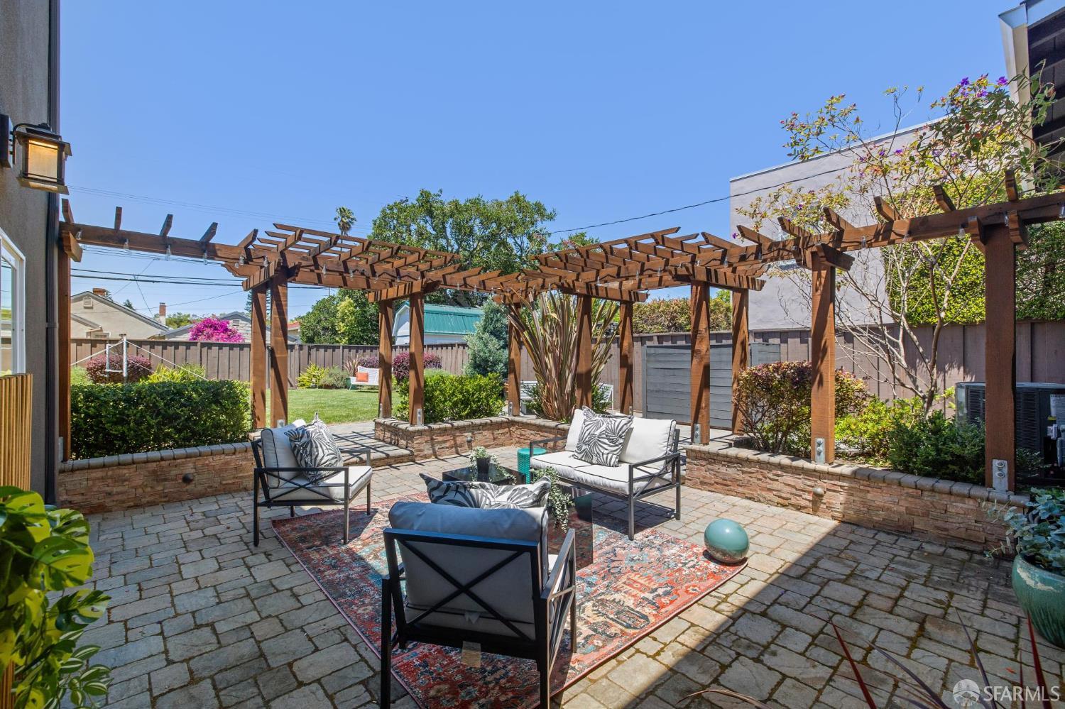 Detail Gallery Image 34 of 87 For 29 16th Ave, San Mateo,  CA 94402 - 4 Beds | 3 Baths