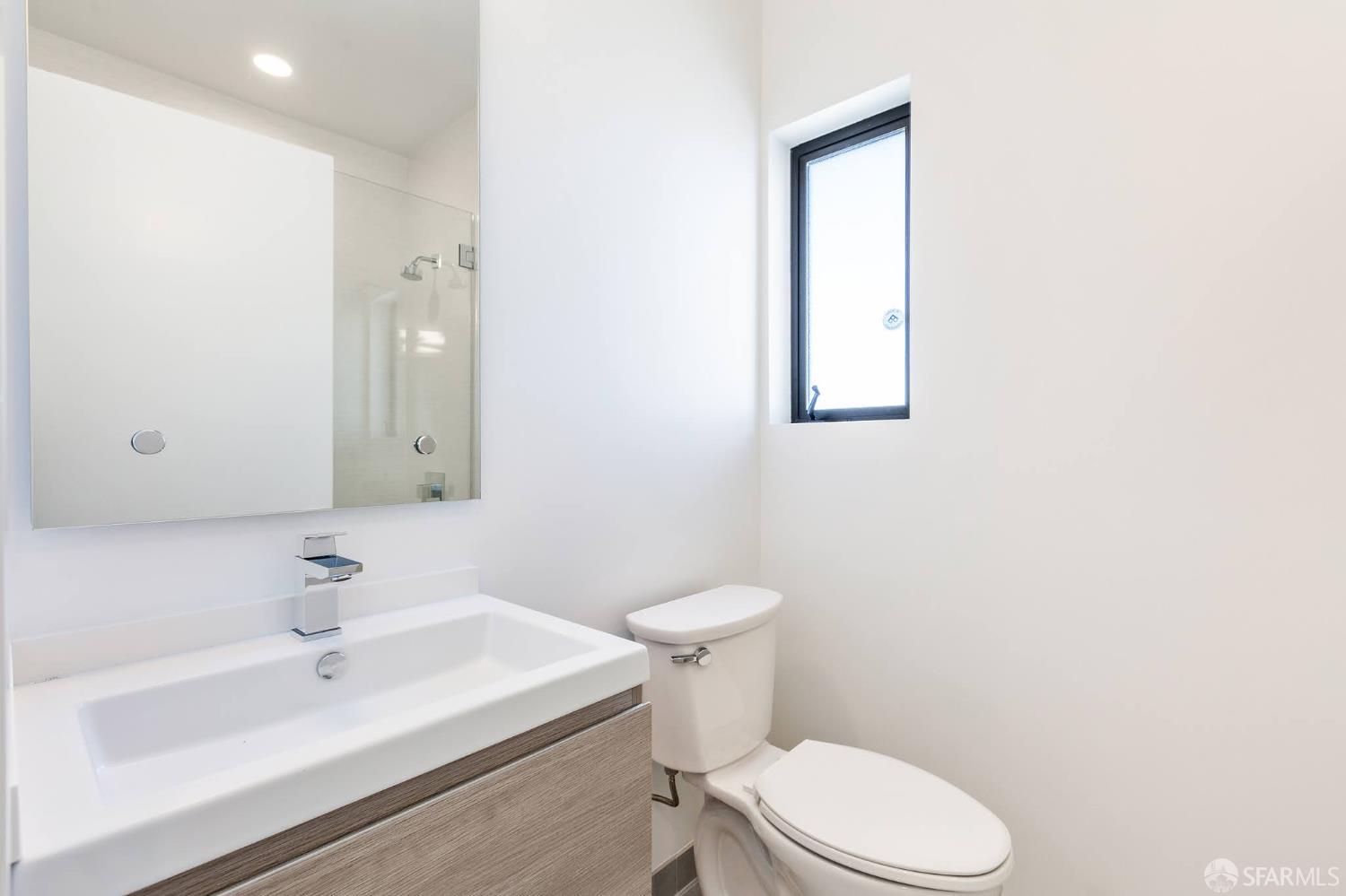 Detail Gallery Image 19 of 21 For 2 Russia Ave #202,  San Francisco,  CA 94112 - 3 Beds | 3 Baths
