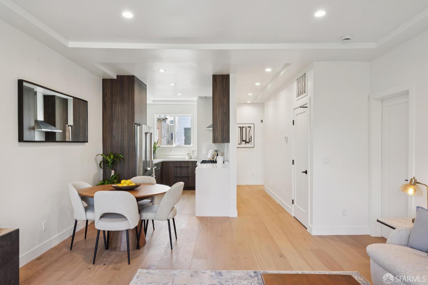 Detail Gallery Image 4 of 21 For 1234 Francisco St #1,  San Francisco,  CA 94123 - 2 Beds | 2 Baths