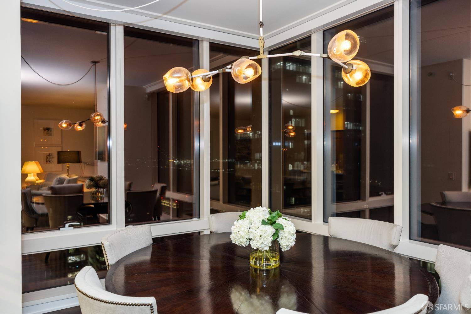Detail Gallery Image 10 of 54 For 301 Mission St 40d,  San Francisco,  CA 94105 - 2 Beds | 3 Baths