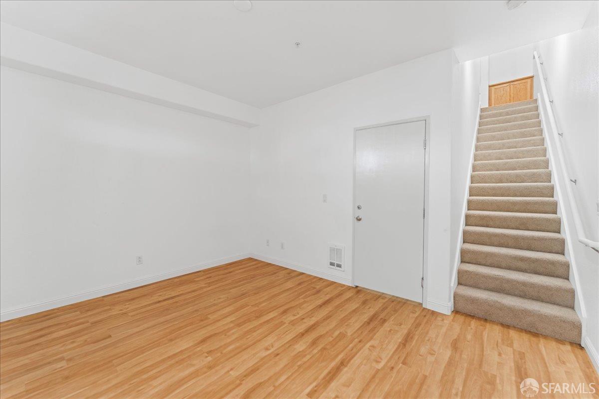 Detail Gallery Image 5 of 16 For 1565 Nevin Plz, Richmond,  CA 94801 - 3 Beds | 3 Baths