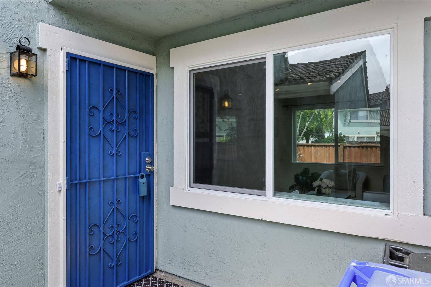Detail Gallery Image 4 of 41 For 113 Westgate Cir, San Pablo,  CA 94806 - 2 Beds | 1/1 Baths