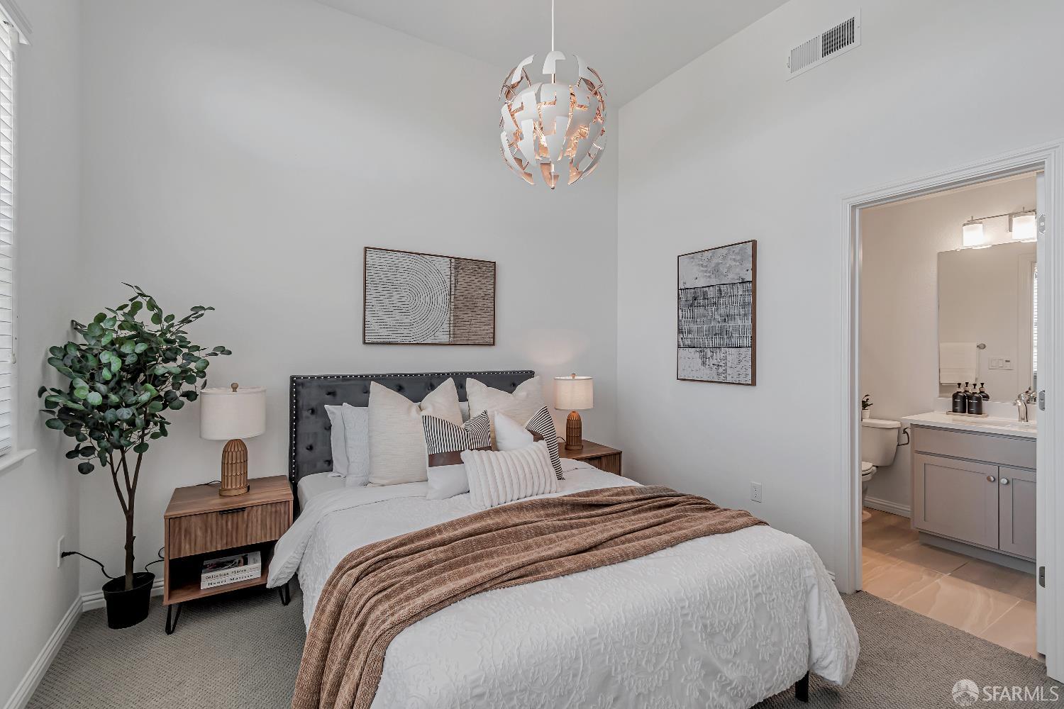 Detail Gallery Image 22 of 33 For 192 Waters Park Cir #2,  San Mateo,  CA 94403 - 2 Beds | 2/1 Baths