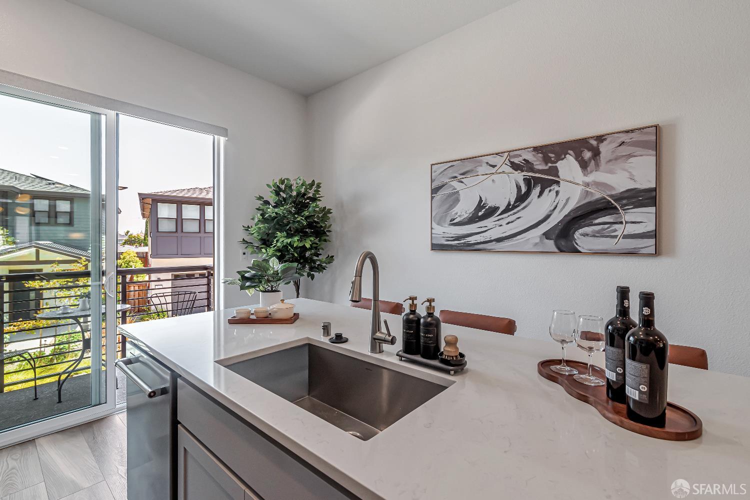 Detail Gallery Image 10 of 33 For 192 Waters Park Cir #2,  San Mateo,  CA 94403 - 2 Beds | 2/1 Baths