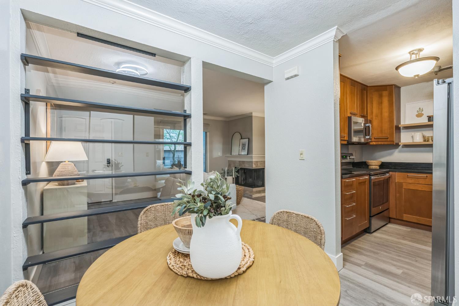 Detail Gallery Image 5 of 15 For 3193 Wayside Plz #23,  Walnut Creek,  CA 94597 - 1 Beds | 1 Baths