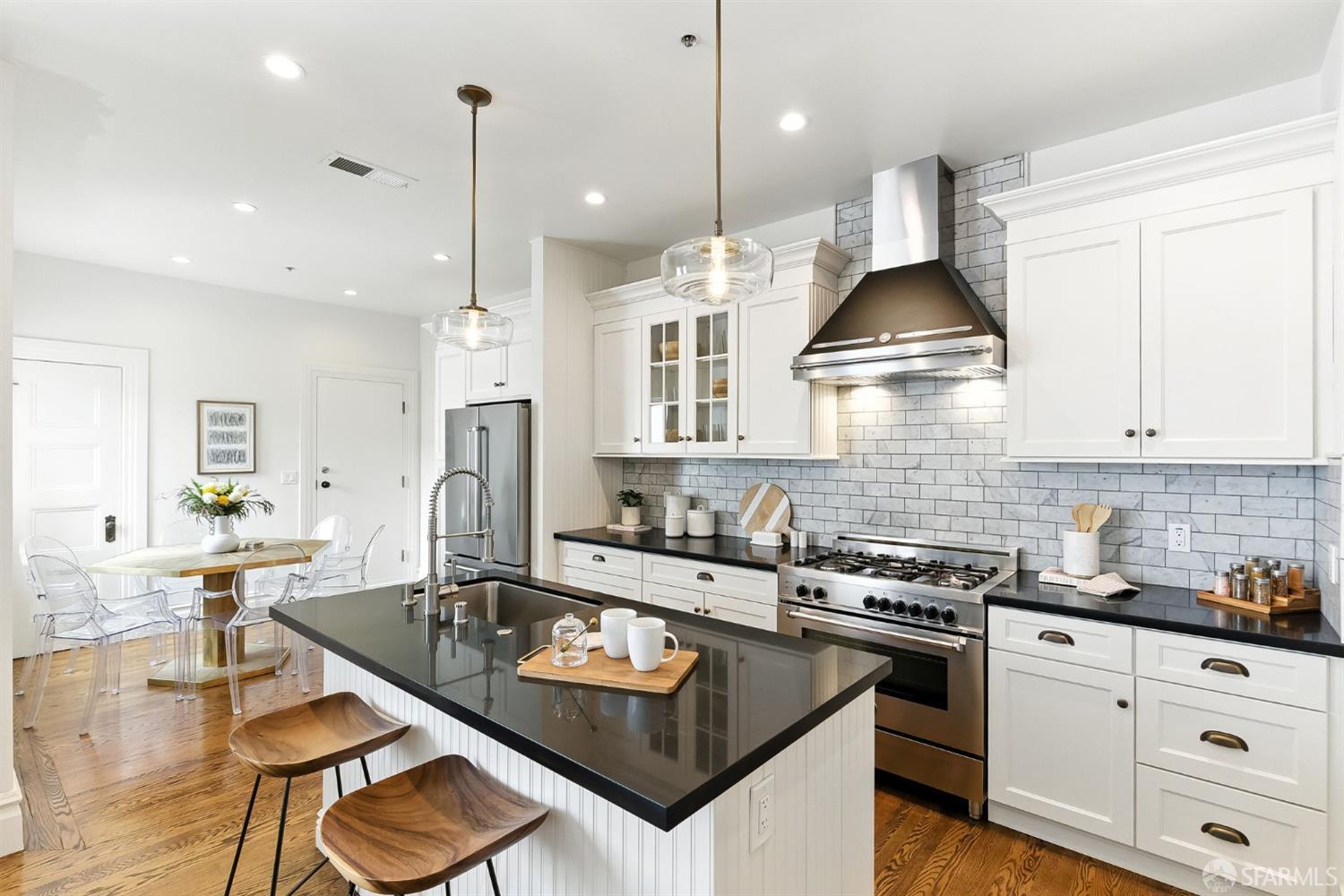 Detail Gallery Image 8 of 40 For 617 Broderick St #B,  San Francisco,  CA 94117 - 4 Beds | 4 Baths