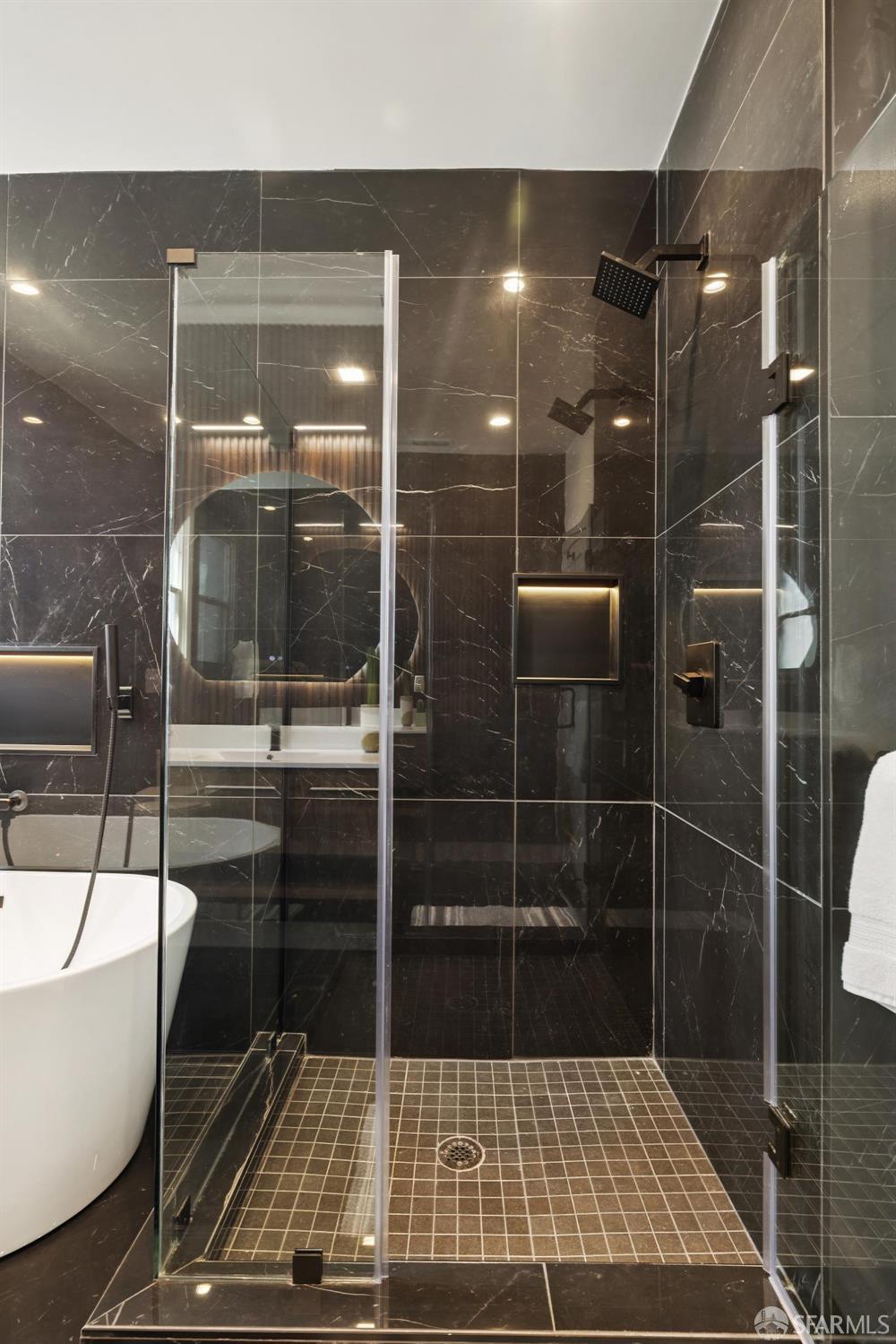 Detail Gallery Image 11 of 21 For 1234 Francisco St #1,  San Francisco,  CA 94123 - 2 Beds | 2 Baths