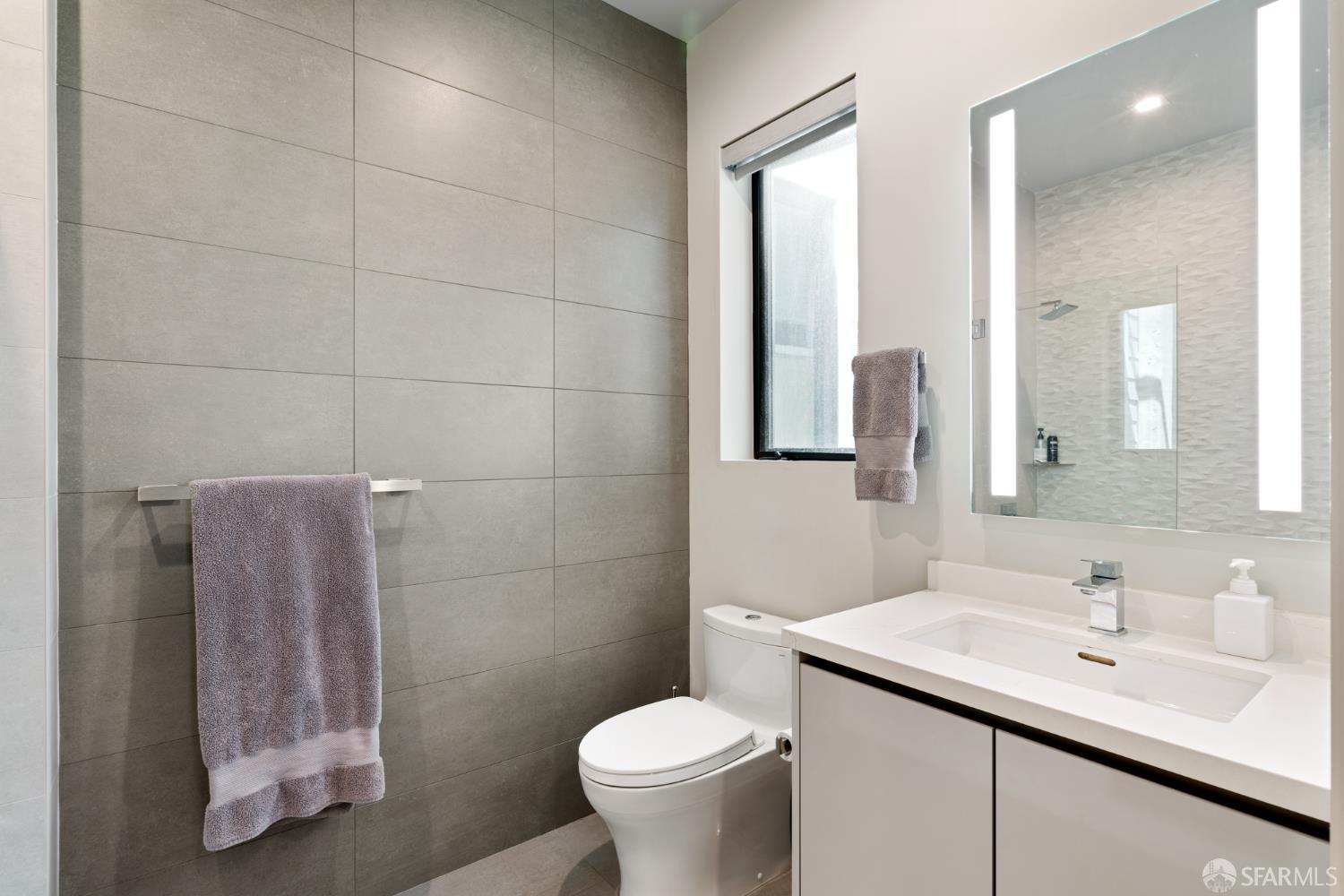 Detail Gallery Image 9 of 37 For 824 Hyde St, San Francisco,  CA 94109 - – Beds | – Baths