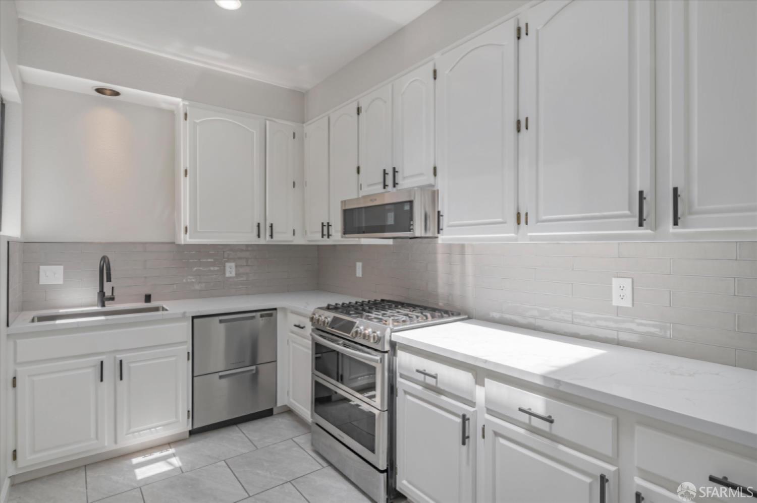 Detail Gallery Image 12 of 43 For 343 Frankfort St, Daly City,  CA 94014 - 5 Beds | 3 Baths