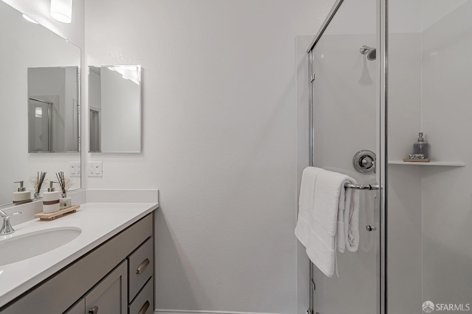 Detail Gallery Image 21 of 33 For 192 Waters Park Cir #2,  San Mateo,  CA 94403 - 2 Beds | 2/1 Baths