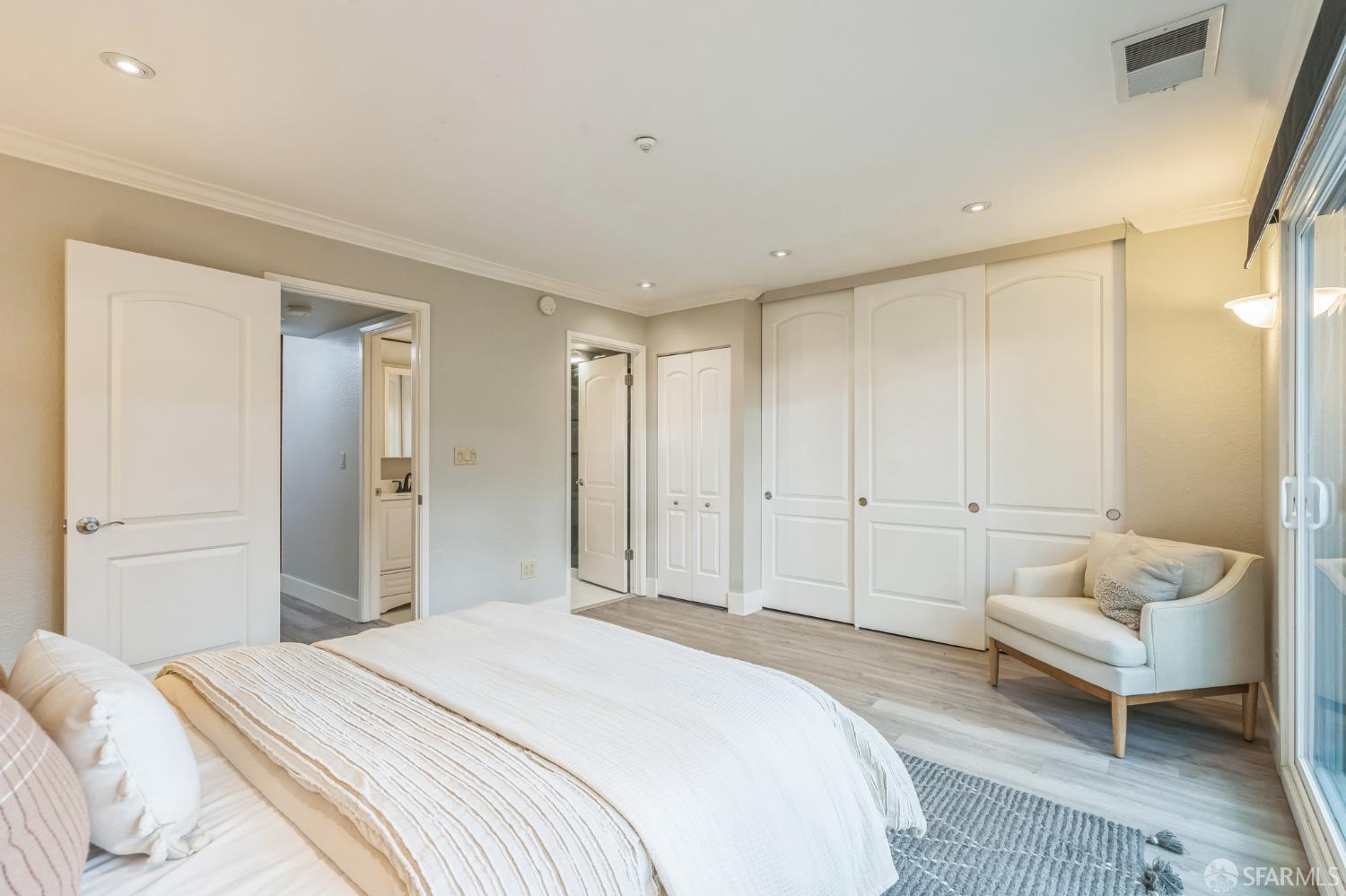 Detail Gallery Image 10 of 15 For 3193 Wayside Plz #23,  Walnut Creek,  CA 94597 - 1 Beds | 1 Baths
