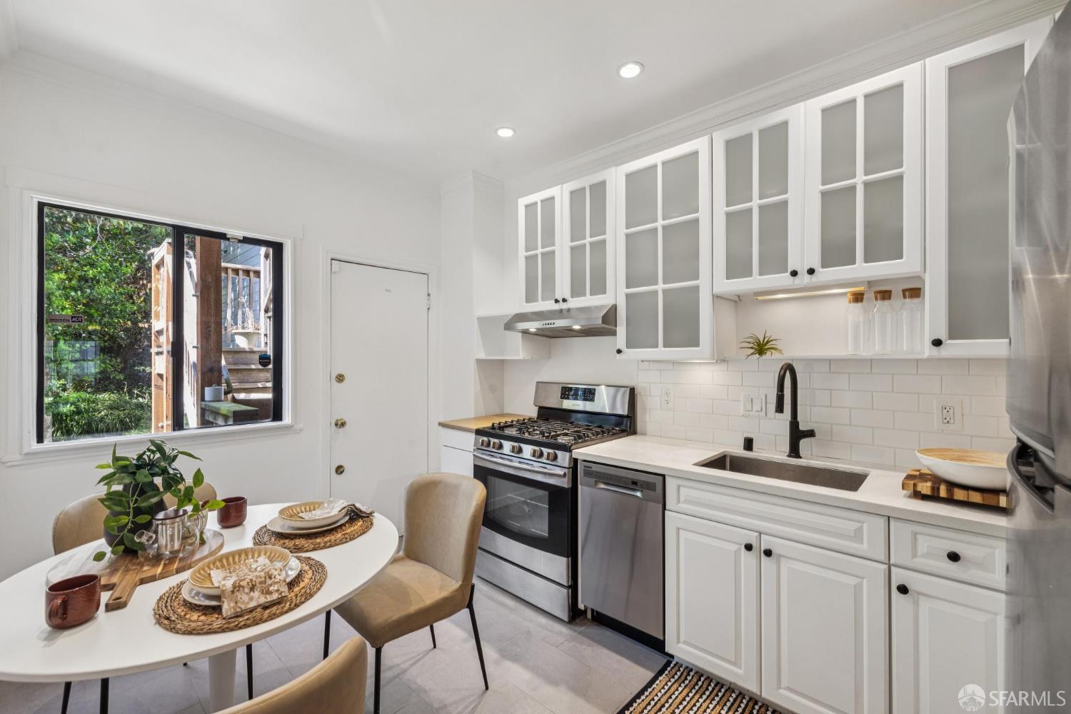 Detail Gallery Image 5 of 12 For 2990 Jackson St #4,  San Francisco,  CA 94115 - 1 Beds | 1 Baths