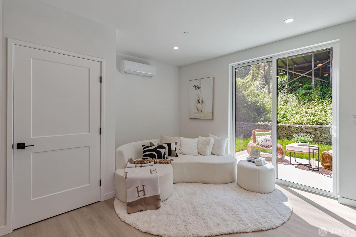 Detail Gallery Image 9 of 35 For 1841 Sunshine Valley Rd, Moss Beach,  CA 94038 - 4 Beds | 4 Baths