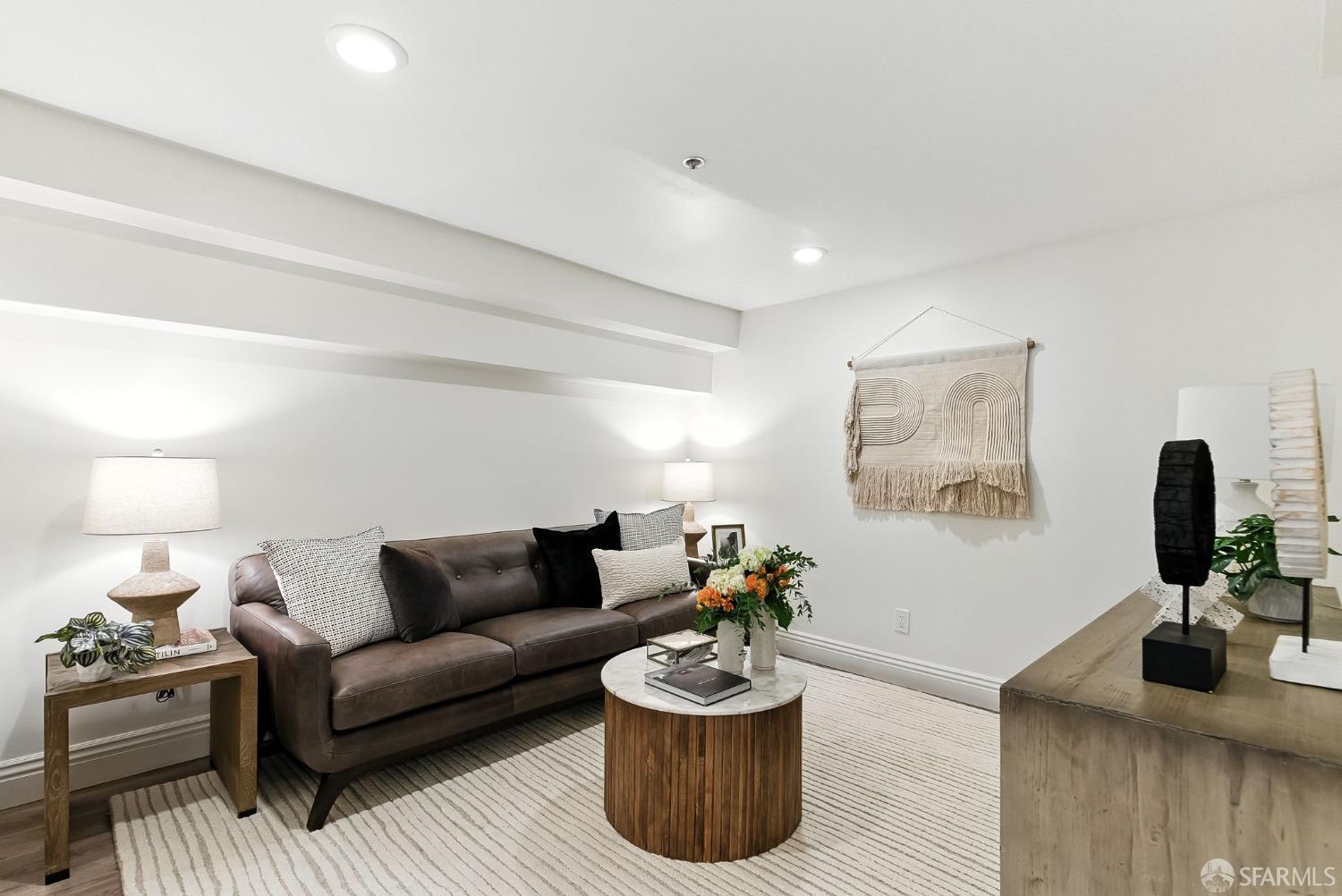 Detail Gallery Image 33 of 40 For 617 Broderick St #B,  San Francisco,  CA 94117 - 4 Beds | 4 Baths