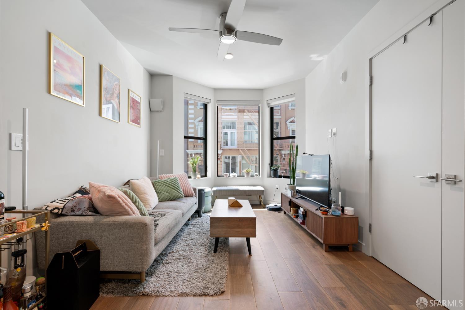 Detail Gallery Image 17 of 37 For 824 Hyde St, San Francisco,  CA 94109 - – Beds | – Baths