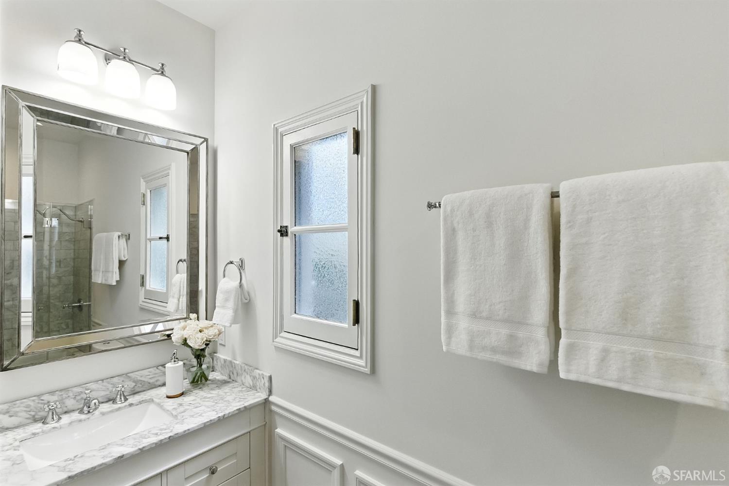 Detail Gallery Image 12 of 40 For 617 Broderick St #B,  San Francisco,  CA 94117 - 4 Beds | 4 Baths
